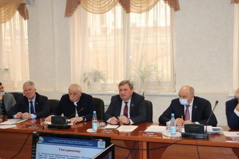 Ильшат Гафуров принял участие в заседании Комиссии при Президенте РТ по вопросам сохранения и развития татарского языка 