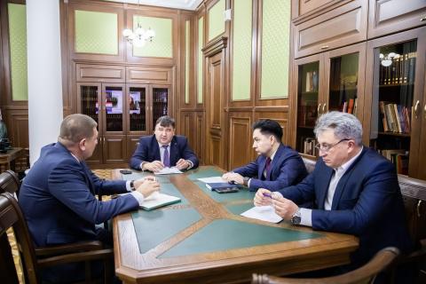 Ленар Сафин встретился с директором джизакского филиала КФУ Озодом Бабомурадовым