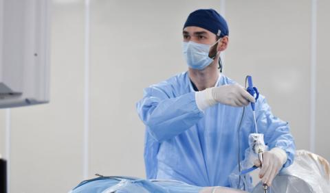В униклинике КФУ впервые в ПФО эндоскопически прооперировали пациентку с грыжей шейного отдела