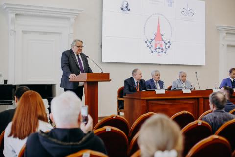 В Казани открылся Международный симпозиум «Дизайн и синтез супрамолекулярных архитектур»