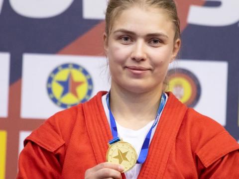 Выпускница КФУ завоевала золото на чемпионате Европы по спортивному самбо