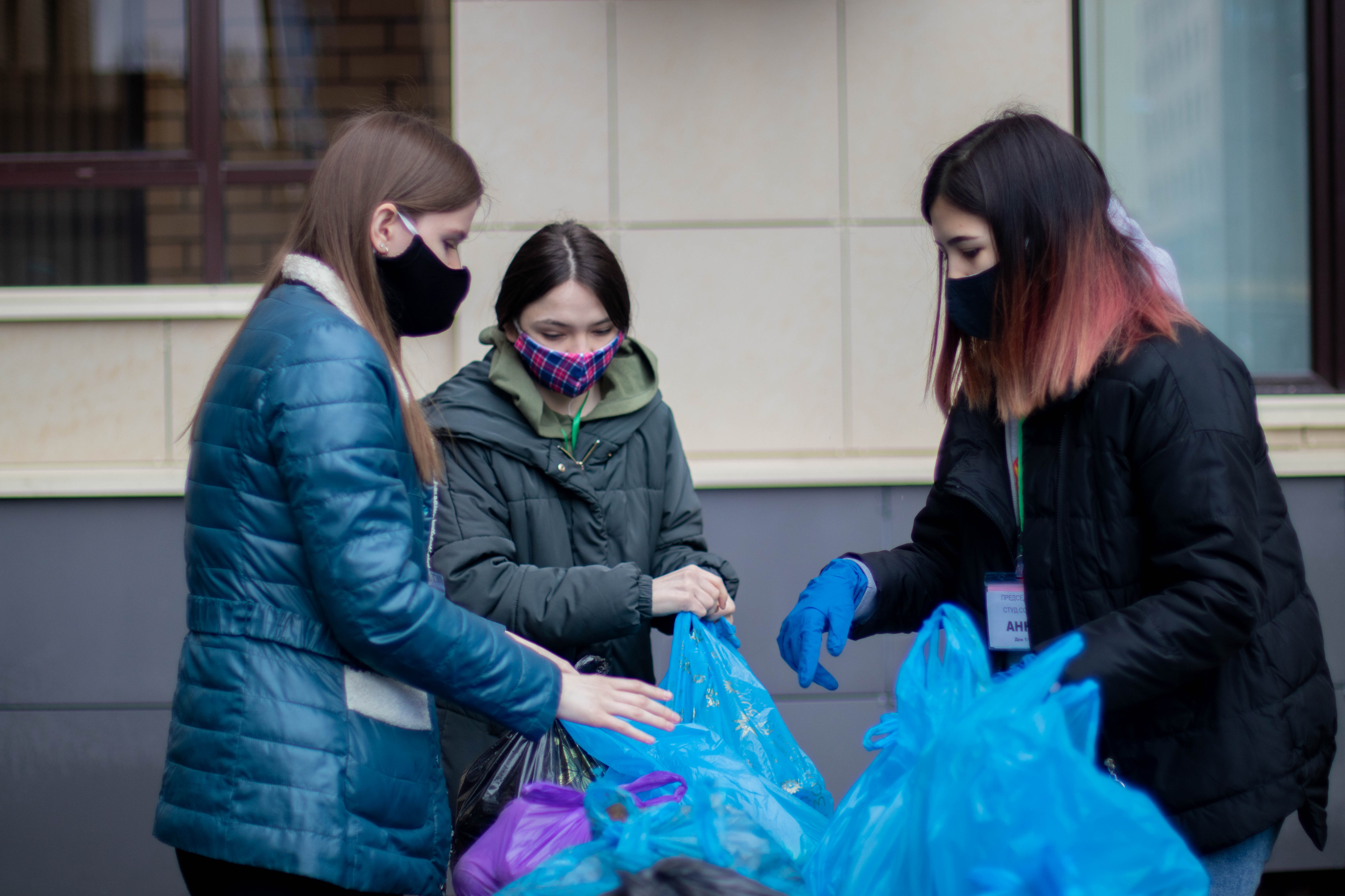 В общежитиях Деревни Универсиады идет раздача продуктов | Медиа портал -  Казанский (Приволжский) Федеральный Университет