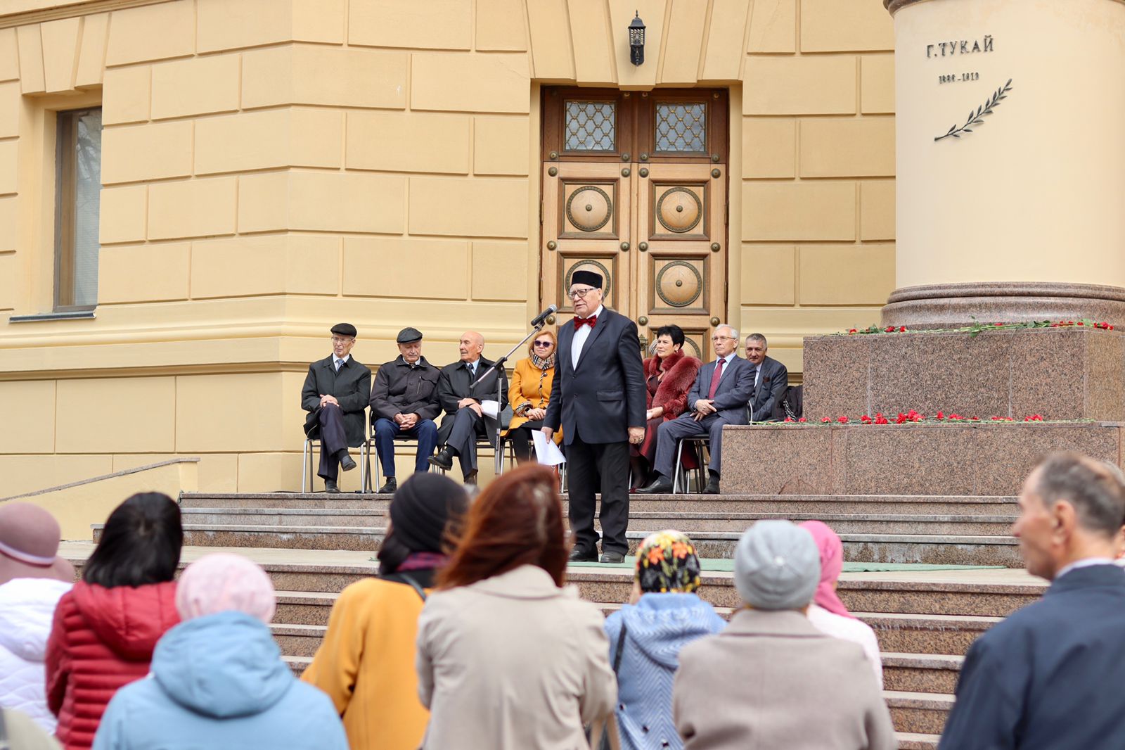 Представители КФУ присоединились к празднованию дня рождения Габдуллы Тукая  | Медиа портал - Казанский (Приволжский) Федеральный Университет