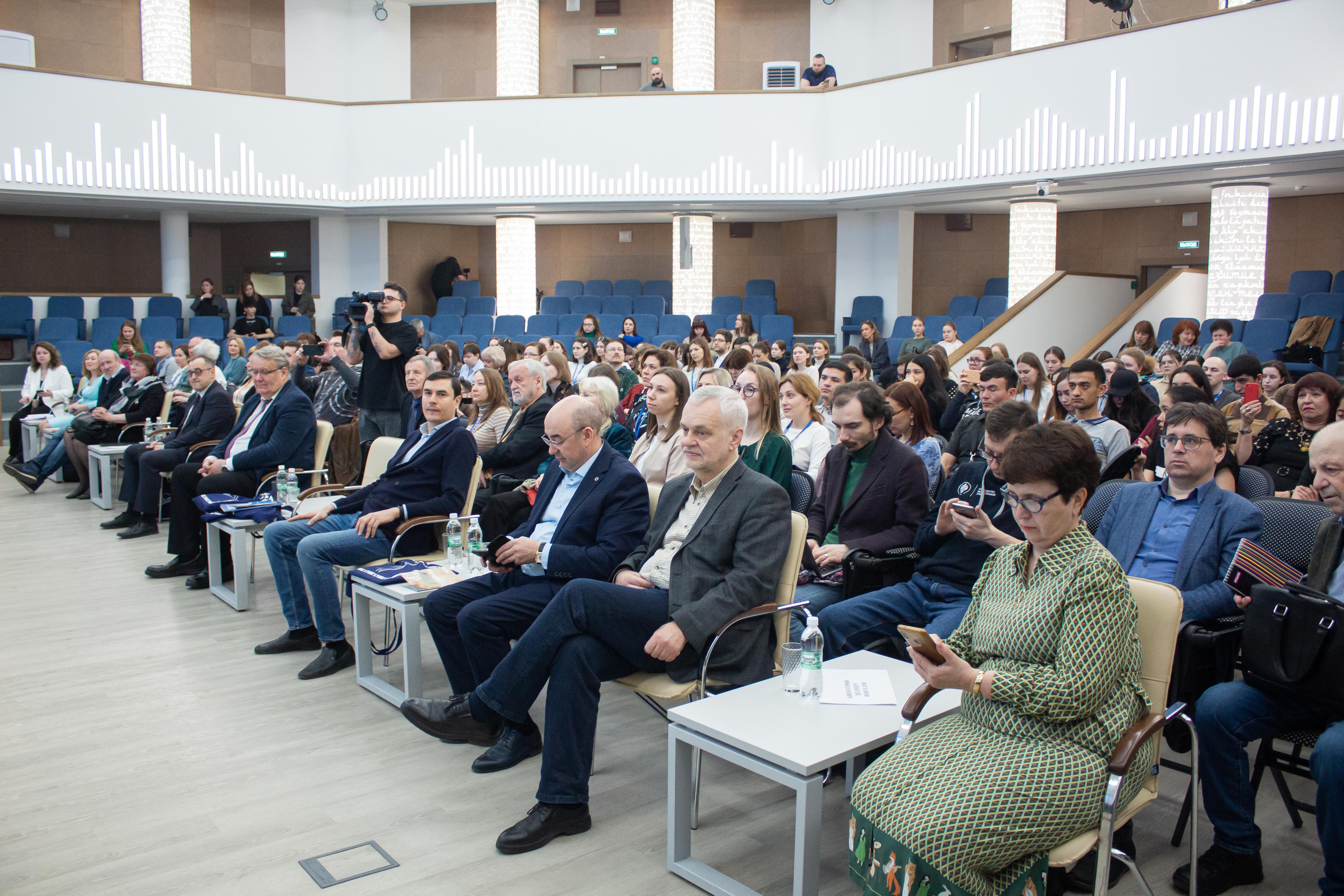 В КФУ повысят свое мастерство 40 начинающих писателей Поволжья | Медиа  портал - Казанский (Приволжский) Федеральный Университет