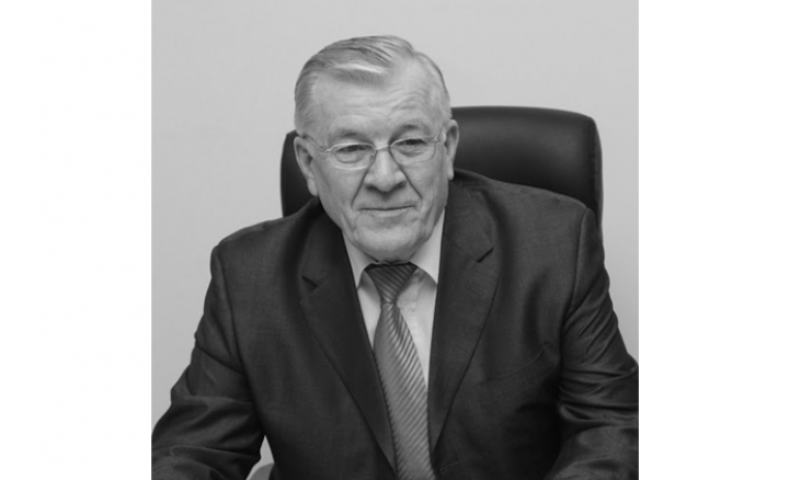 Харисов астрахань. Харисов тнг групп. назмиев рафис гатинович.
