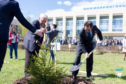 Аллею Славы высадили около Инжинирингового центра КФУ
