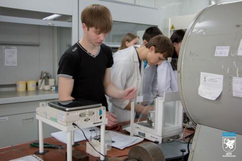 Для студентов НЧИ КФУ проводят практические занятия в лаборатории ПАО 'КАМАЗ' 