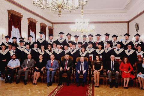 Ректор КФУ поздравил выпускников Высшей школы бизнеса