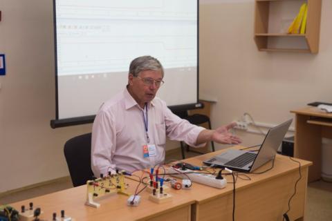 Эксперименты по ядерной физике ставили на мастер-классе Валерия Белянина 