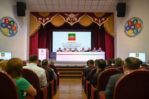 Ректор КФУ представил концепцию преподавания языков в национальных республиках