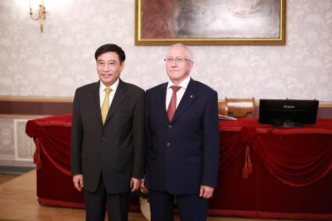 Министр промышленности и информатизации КНР посетил Казанский федеральный университет