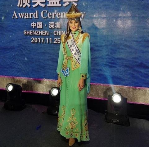 Выпускница КФУ удостоена титула «Лучший национальный костюм» на конкурсе красоты в Китае