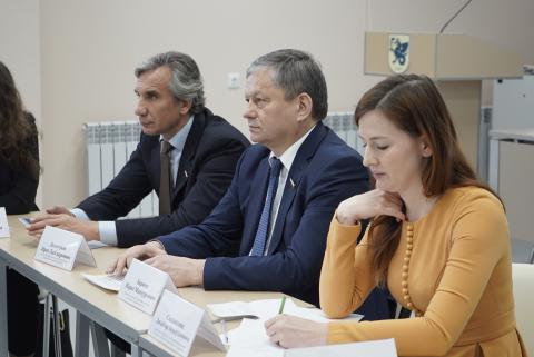 Депутаты Госдумы обсудили в КФУ роль молодежи в международной интеграции 