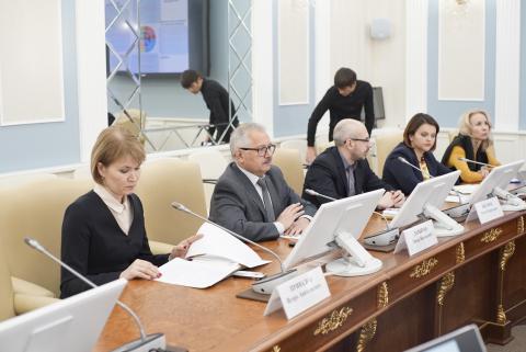 Линар Латыпов презентовал возможности КФУ делегации Таджикистана