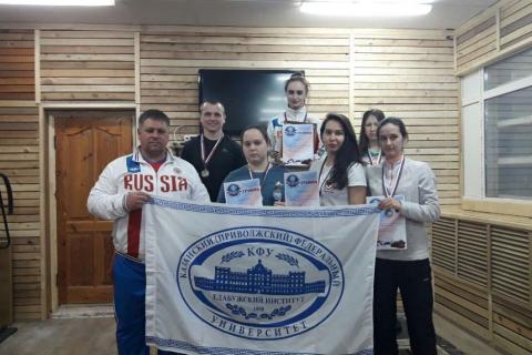 Студенты Елабужского института КФУ победили на республиканском турнире по пауэрлифтингу 