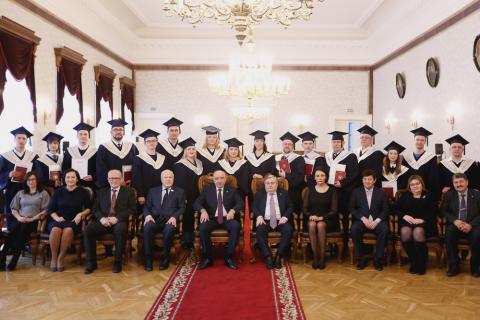 Ректор КФУ вручил дипломы выпускникам Высшей школы Бизнеса 