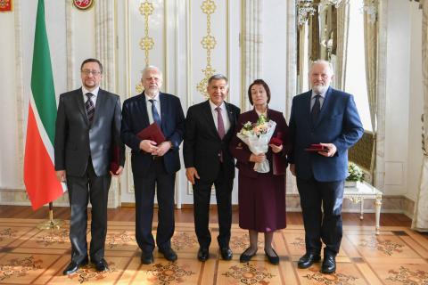 Президент Татарстана вручил госпремии в области науки и техники ученым Казанского федерального университета