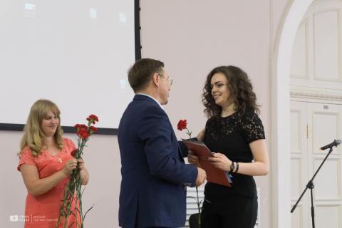 В Институте фундаментальной медицины и биологии КФУ вручили первые в этом году дипломы