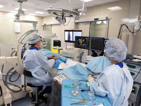 Мастер-класс по хирургическому лечению больных с желудочковыми нарушениями ритма сердца проходит в униклинике КФУ