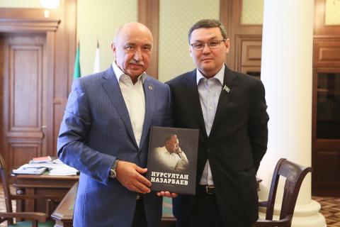 Ректор КФУ встретился с Генеральным консулом Республики Казахстан в Казани