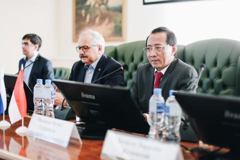Чрезвычайный и полномочный посол Индонезии в России Вахид Суприяди посетил КФУ 