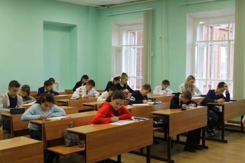 На базе Елабужского института КФУ прошел отборочный тур олимпиады школьников по математике «САММАТ»