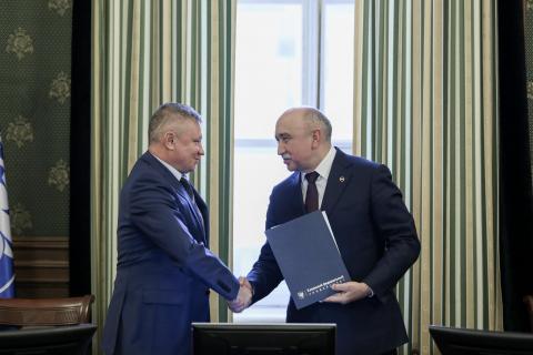 Ректор КФУ подписал соглашение о сотрудничестве с ОАО «Роскартография»