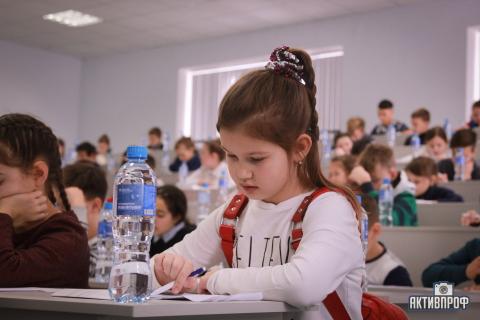 В НЧИ КФУ состоялась очередная сессия предметных олимпиад для школьников