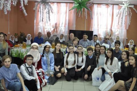 Лицеисты КФУ поздравили с Новым годом жителей Кайбицкого дома-интерната