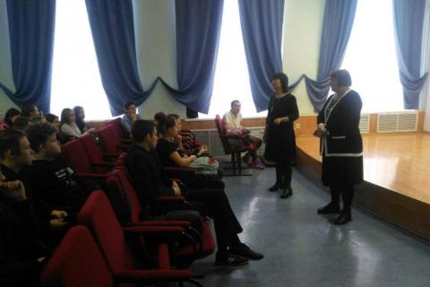 Преподаватели Елабужского института КФУ провели профориентационную встречу со старшеклассниками из Удмуртии 