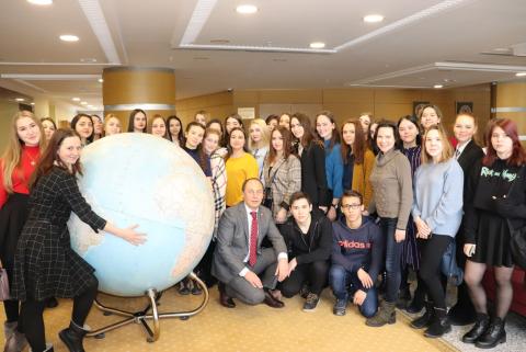 Студенты КФУ совершили учебный пресс-тур в Дом правительства Татарстана