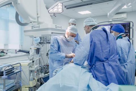 В униклинике КФУ выполнили редкую операцию – аортокоронарное шунтирование трех артерий и радиочастотную абляцию без применения искусственного кровообращения