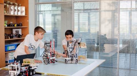 В Высшей школе ИТИС КФУ откроется детский лагерь по робототехнике 