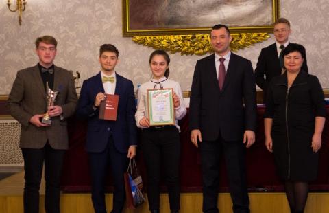 В КФУ наградили призеров VIII Республиканского правового турнира среди школьников 