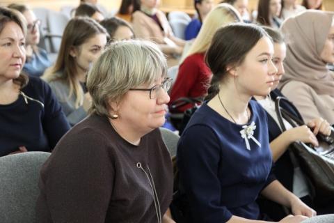 В Елабужском институте КФУ прошла юбилейная конференция «Татарский язык и литература, его история: прошлое, настоящее и будущее»