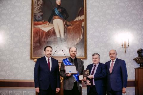 Ректор КФУ вручил медаль и премию им. Н.И.Лобачевского