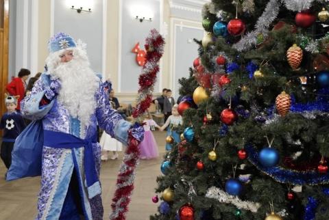 В Казанском университете проходят новогодние елки для детей 