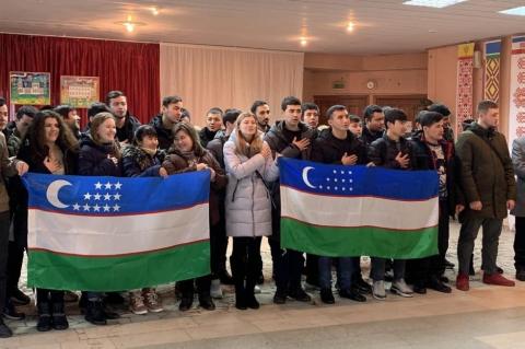 Студенты Елабужского института КФУ из Узбекистана приняли участие в досрочном голосовании 