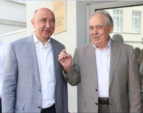 Хайрутдинов: «Награждение премией Правительства РФ – это оценка потенциала Татарстана, которым республика будет пользоваться многие годы»