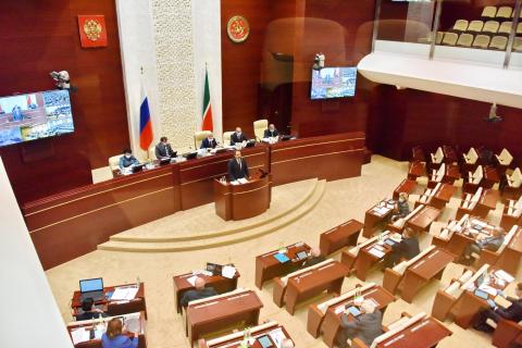 Ректор КФУ принял участие в заседании Государственного совета Республики Татарстан