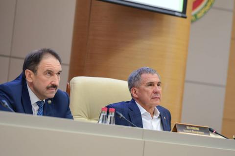 Рустам Минниханов провёл заседание совета директоров ОАО «Татнефтехиминвест-холдинг»