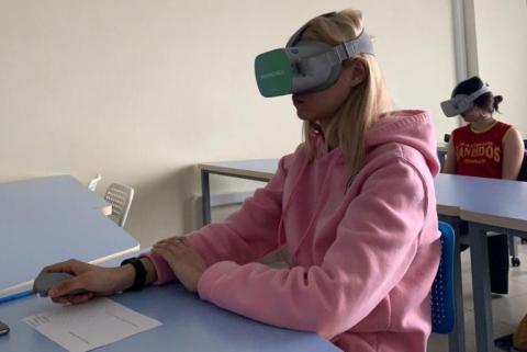 Ученые КФУ разработали VR-технологию для обучения переговорам 