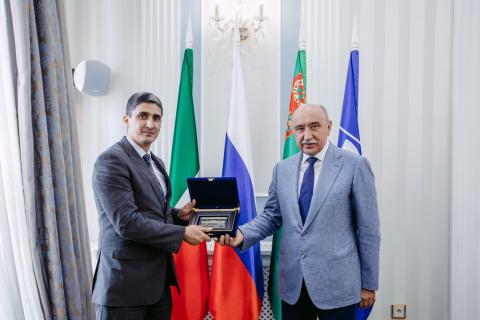 Ректор КФУ Ильшат Гафуров встретился с Генеральным консулом Республики Туркменистан 