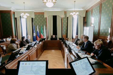 В КФУ прошло заседание членов рабочей группы Комиссии при Президенте Республики Татарстан по вопросам сохранения и развития татарского языка 