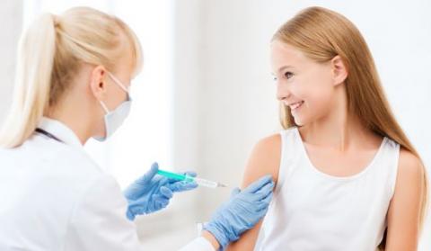 В униклинике КФУ сообщили о необходимости вакцинации перед отпуском