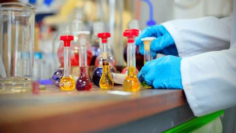 Ученые КФУ создали новый метод лабораторных испытаний для растворителей, увеличивающих нефтеотдачу