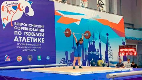 Студентки КФУ победили во всероссийских соревнованиях по тяжелой атлетике