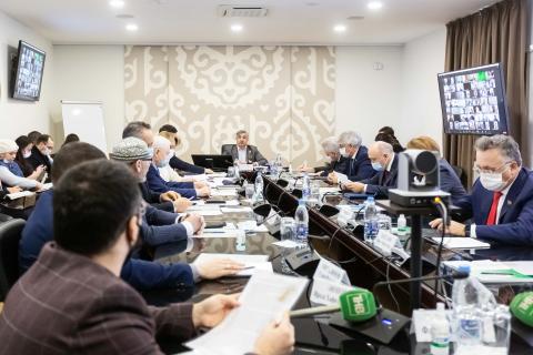 Ректор КФУ принял участие в заседании Национального совета Всемирного конгресса татар