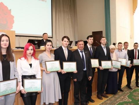 Молодые ученые КФУ – победители конкурсов молодежных научных грантов и премий АН РТ