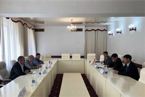 Ректор КФУ встретился с полпредом Кабинета министров Киргизии в Иссык-Кульской области 
